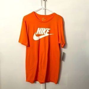 Authentic Nike T-Shirt men’s Medium With Tags Crew